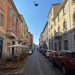 Salasco 20 - Bocconi Porta Romana stylish apt!